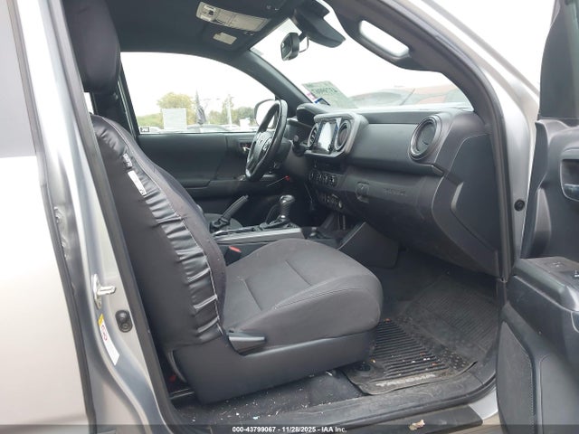 3TMAZ5CN0JM061040 Toyota Tacoma Trd Sport