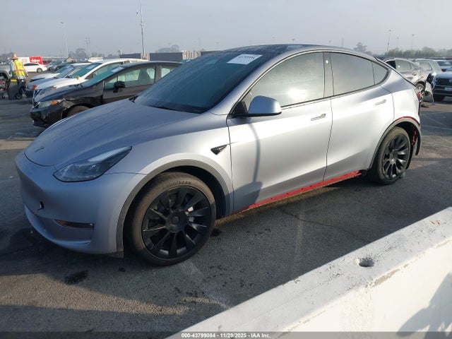 2023 TESLA MODEL Y 7SAYGAEE6PF751319 Photo 1