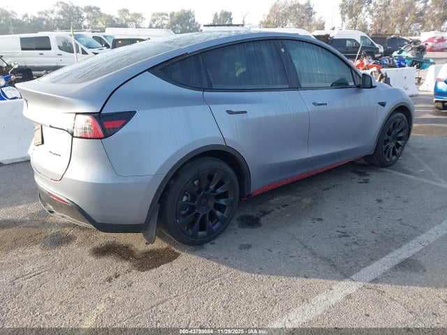 2023 TESLA MODEL Y 7SAYGAEE6PF751319 Photo 3