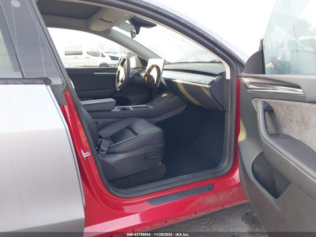 2023 TESLA MODEL Y 7SAYGAEE6PF751319 Photo 4