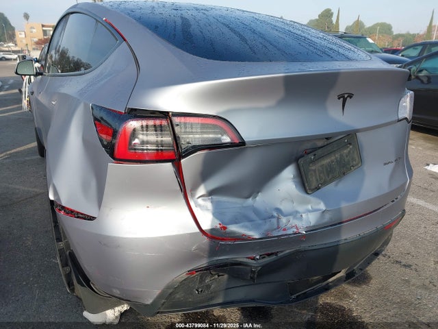 2023 TESLA MODEL Y 7SAYGAEE6PF751319 Photo 5
