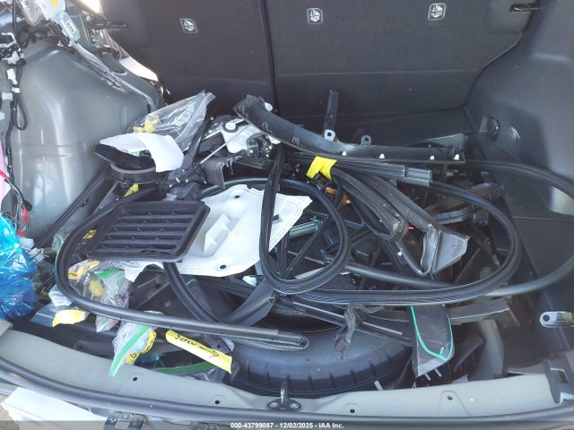 JTMRWRFV8SJ077371 Toyota Rav4 Xle