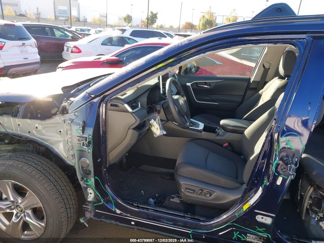 JTMRWRFV8SJ077371 Toyota Rav4 Xle
