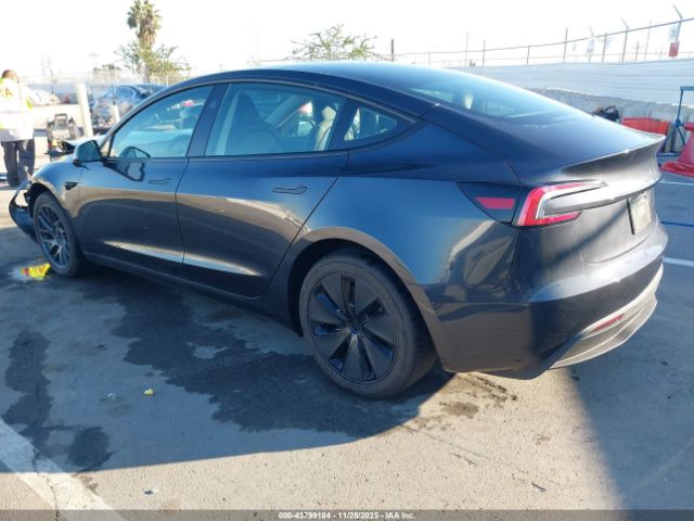 2025 TESLA MODEL 3 5YJ3E1EA2SF076152 Photo 2