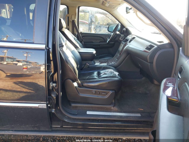 2009 CADILLAC ESCALADE ESV 1GYFC26249R257378 Photo 4