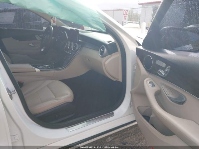 2017 MERCEDES-BENZ C 300 55SWF4JB8HU220918 Photo 4