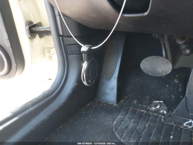 2012 MINI COOPER WMWSU3C52CT261877 Photo 10