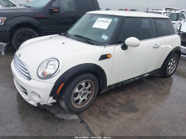 2012 MINI COOPER WMWSU3C52CT261877 Photo 1