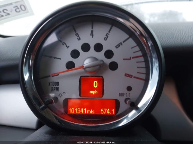 2012 MINI COOPER WMWSU3C52CT261877 Photo 6