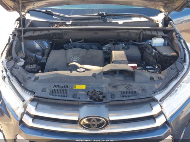2019 TOYOTA HIGHLANDER 5TDZZRFH1KS333712 Photo 9