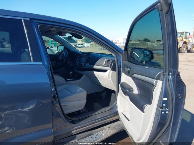2019 TOYOTA HIGHLANDER 5TDZZRFH1KS333712 Photo 4