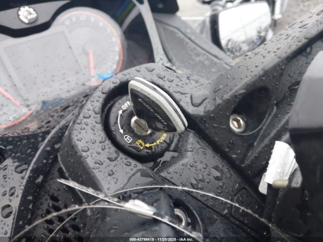 2013 CAN-AM SPYDER ROADSTER 2BXNCBC19DV001213 Photo 10