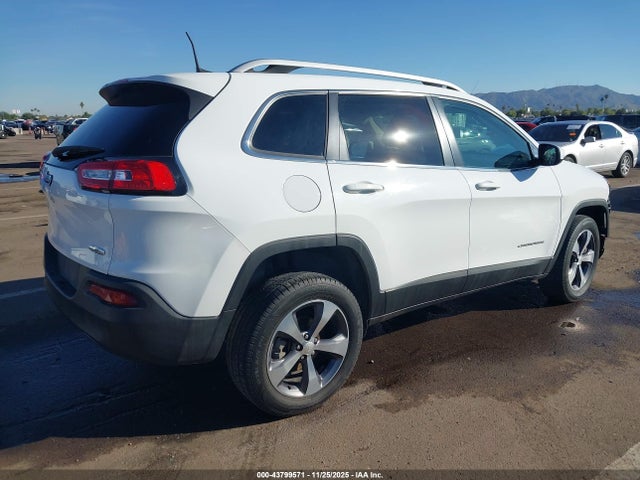 1C4PJLCBXHW547926 Jeep Cherokee Latitude Fwd