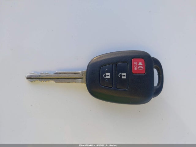 JTDKDTB38G1121062 Toyota Prius C Two