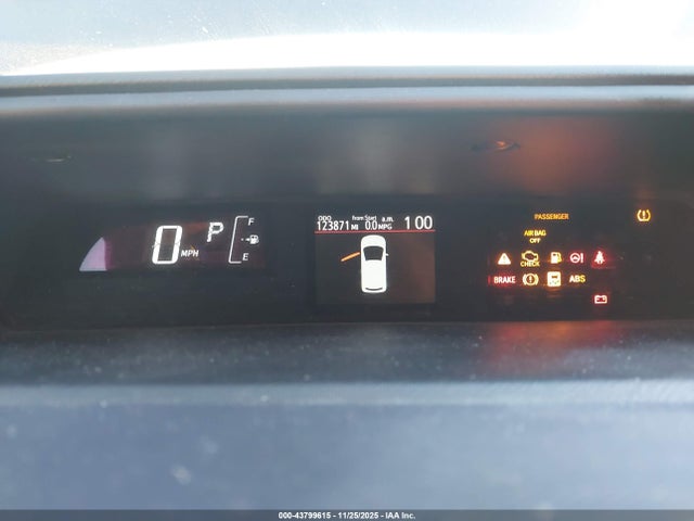 JTDKDTB38G1121062 Toyota Prius C Two