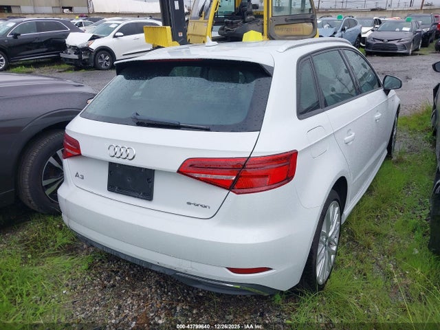 2018 AUDI A3 E-TRON WAUUPBFF7JA112002 Photo 3