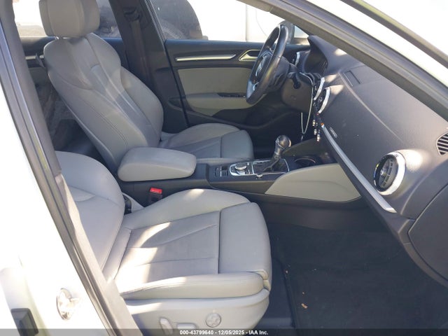 2018 AUDI A3 E-TRON WAUUPBFF7JA112002 Photo 4