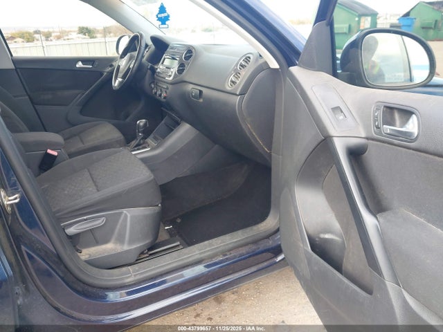 Продажа на аукционе авто 2013 Volkswagen Tiguan S, vin: WVGBV3AX5DW611731, номер лота: 43799657