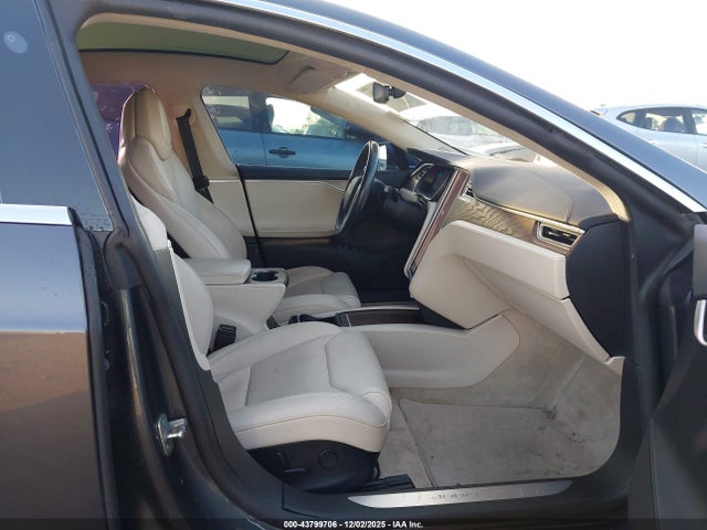 2017 TESLA MODEL S 5YJSA1E22HF231680 Photo 4