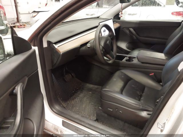 2021 TESLA MODEL Y 5YJYGDEE6MF185947 Photo 4