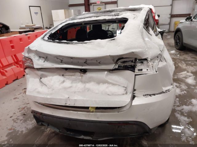 2021 TESLA MODEL Y 5YJYGDEE6MF185947 Photo 5