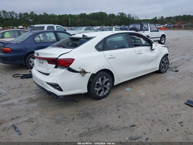 2020 Kia Forte Lxs მანქანა იყიდება აუქციონზე, vin: 3KPF24AD2LE243513, აუქციონის ნომერი: 43799741