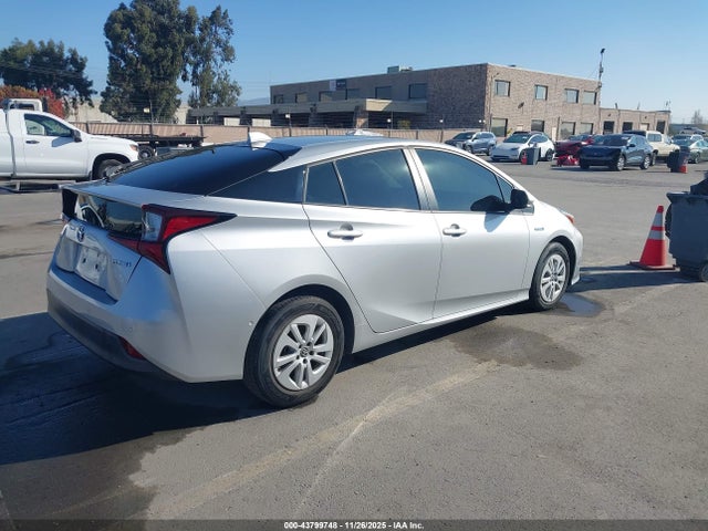 JTDKAMFU1N3155329 Toyota Prius Le