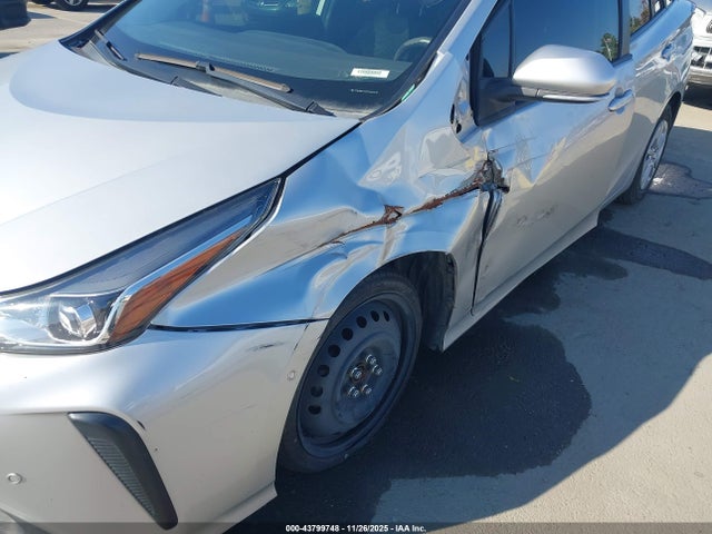 JTDKAMFU1N3155329 Toyota Prius Le