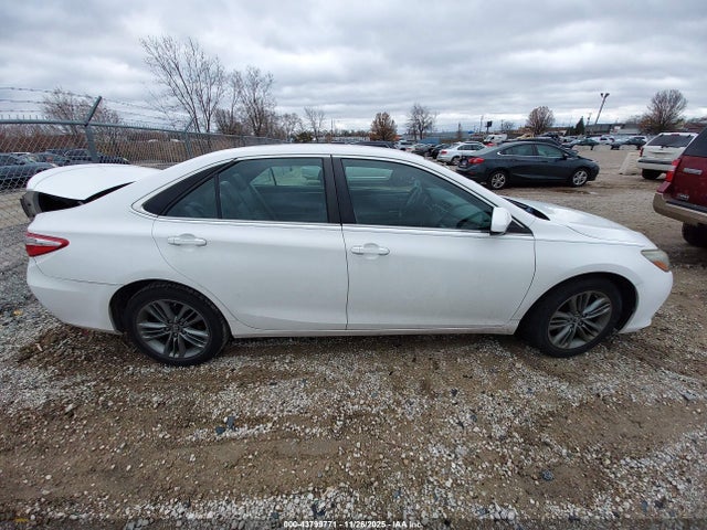 2015 Toyota Camry Se მანქანა იყიდება აუქციონზე, vin: 4T1BF1FK2FU018227, აუქციონის ნომერი: 43799771
