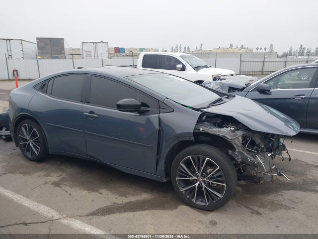 JTDACAAU2R3027389 Toyota PRIUS XLE