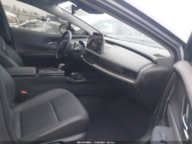 JTDACAAU2R3027389 Toyota PRIUS XLE