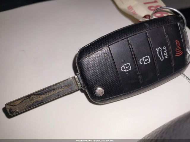 KNAGM4A71F5617650 KIA Optima Lx