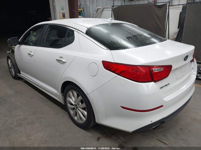 KNAGM4A71F5617650 KIA Optima Lx