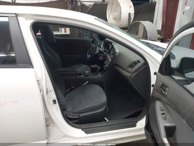 KNAGM4A71F5617650 KIA Optima Lx