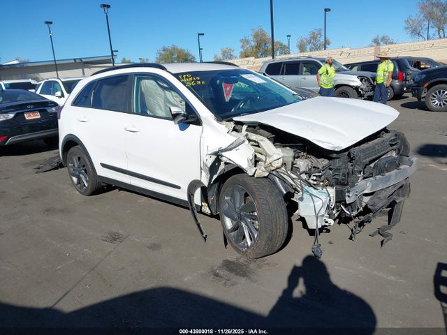 KNDCC3LC9H5065682 KIA NIRO EX