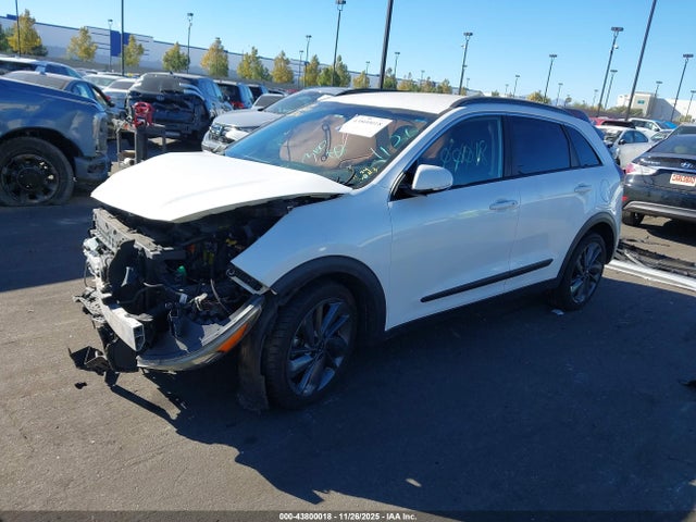 KNDCC3LC9H5065682 KIA NIRO EX