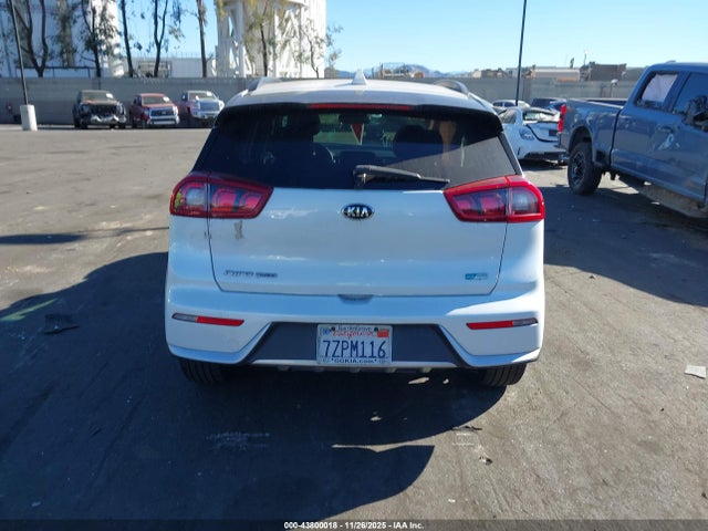 KNDCC3LC9H5065682 KIA NIRO EX