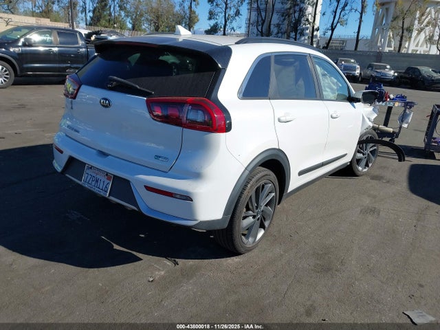 KNDCC3LC9H5065682 KIA NIRO EX