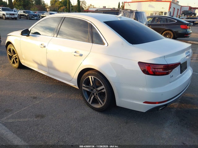 2018 AUDI A4 WAULMAF46JA073707 Photo 2