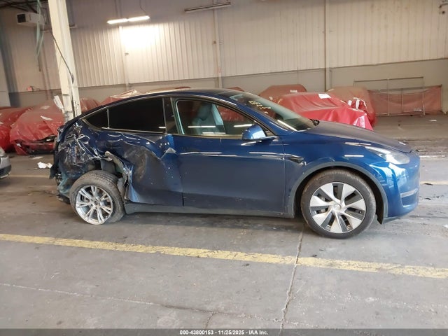 Продажа на аукционе авто 2023 Tesla Model Y, vin: 7SAYGDEEXPF763345, номер лота: 43800153