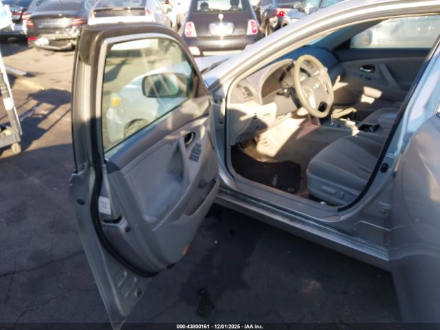 2011 TOYOTA CAMRY 4T1BF3EK3BU700086 Photo 4