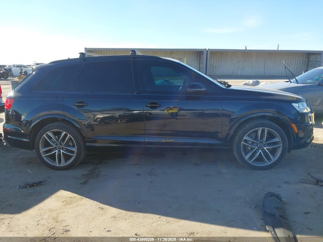 Audi Q7 3.0t Premium 2017 WA1VAAF74HD046412 Image 13
