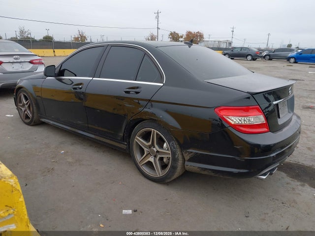 2009 MERCEDES-BENZ C 63 AMG WDDGF77X69F269595 Photo 2