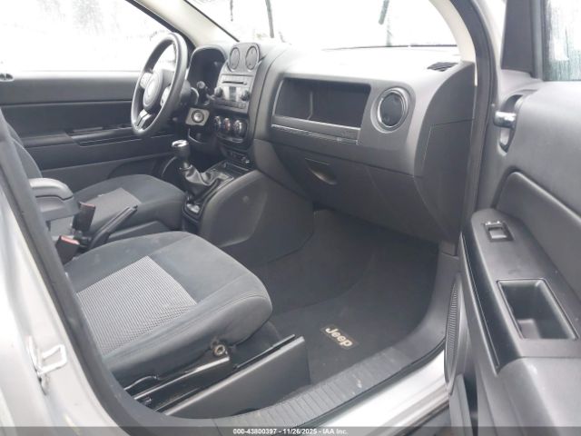 2011 JEEP COMPASS 1J4NF1FB9BD157518 Photo 4