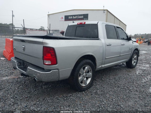 2015 RAM 1500 1C6RR6LM1FS735783 Photo 3
