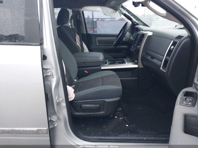 2015 RAM 1500 1C6RR6LM1FS735783 Photo 4