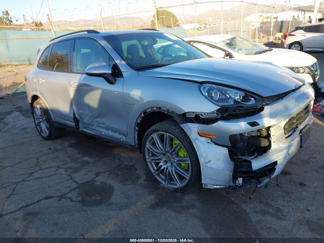 2017 PORSCHE CAYENNE E-HYBRID WP1AE2A2XHLA71328