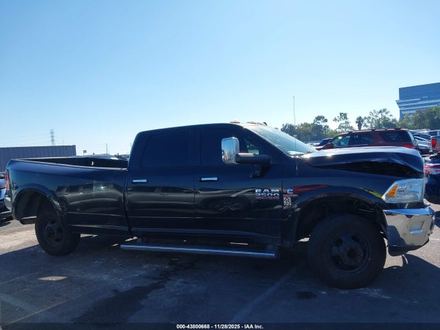 3C63RRJLXJG132378 RAM 3500 Laramie 4x4 8&#039; Box