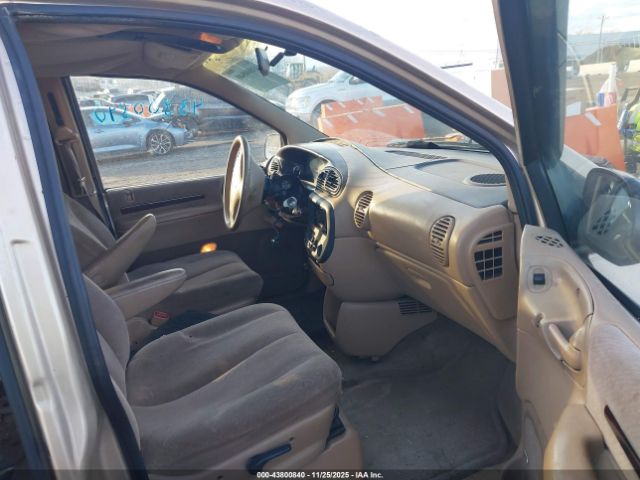 2000 CHRYSLER TOWN & COUNTRY 1C4GP44G4YB706395 Photo 4