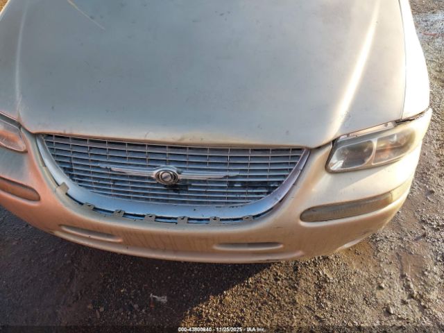 2000 CHRYSLER TOWN & COUNTRY 1C4GP44G4YB706395 Photo 5